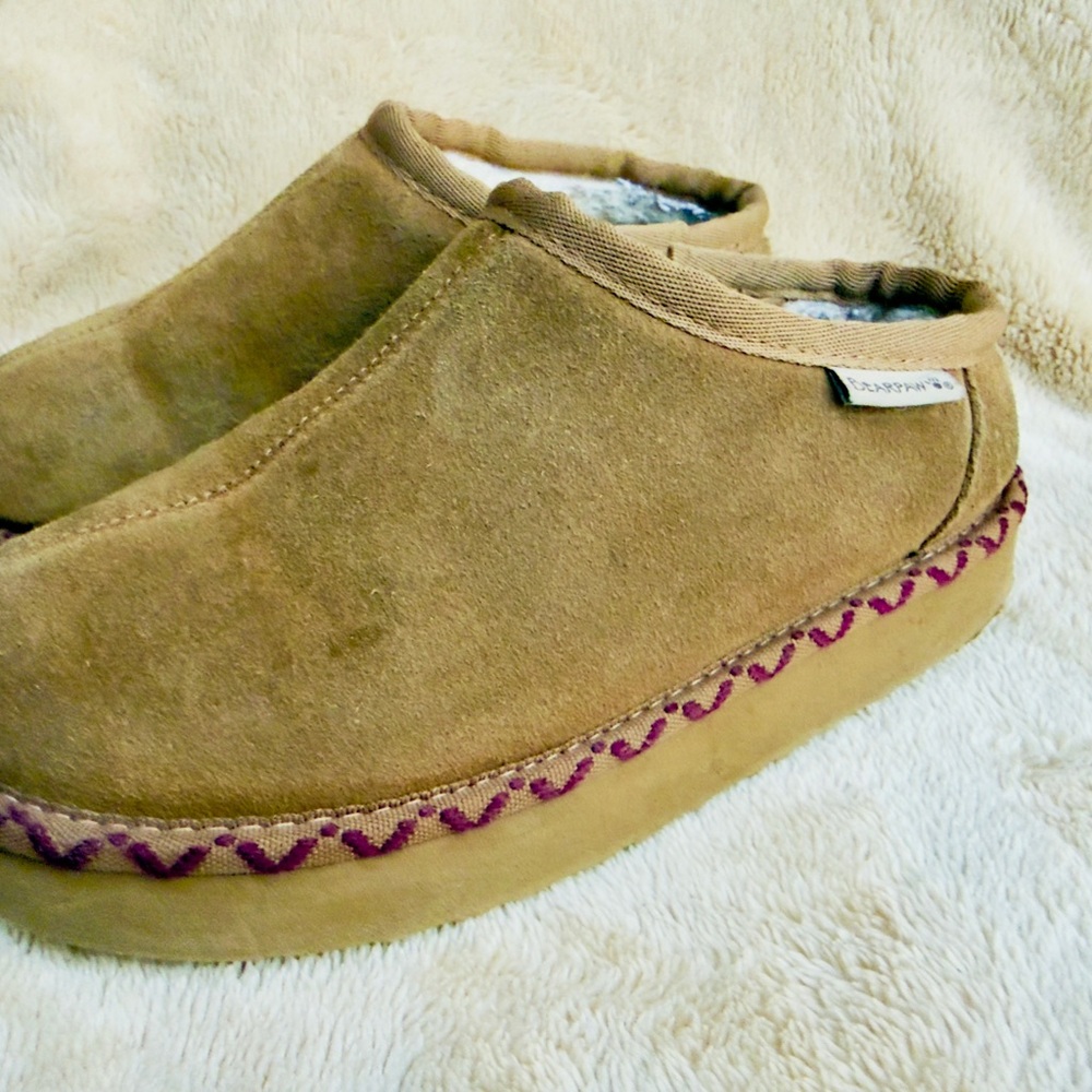 BEARPAW MARTIS SUEDE PLAYFORM GIRL'S BIG KID TABITHA BROWN SLIPPERS Sz 4 EUC